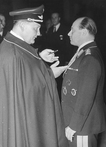 Герман Геринг и Ернст Удет. 1938 г. 