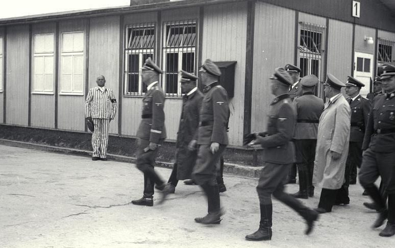 Генрих Гиммлер в концлагере Маутхаузене. 1941 г.