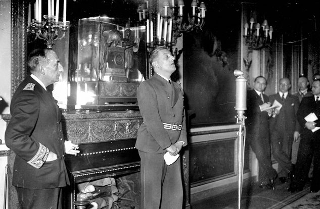 Отто Абец и Фернан де Бринон на прессконференции. Париж. 1940 г.