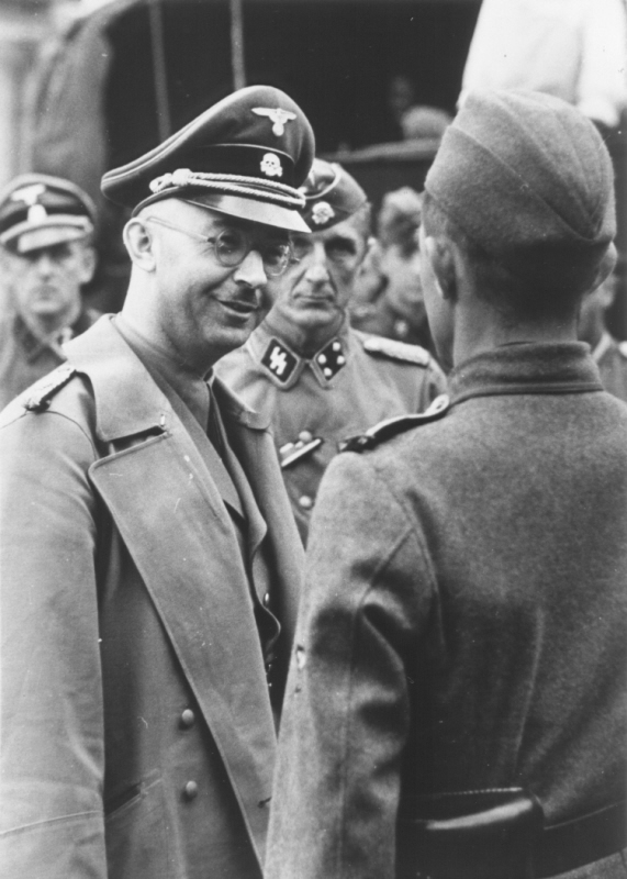 Генрих Гиммлер на встречи с солдатами Ваффен СС. 1941 г.