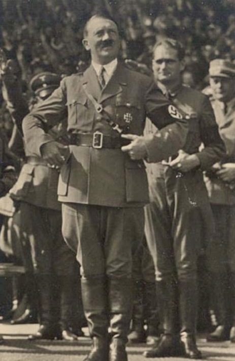 Рудольф Гесс и Адольф Гитлер. 1933 г.