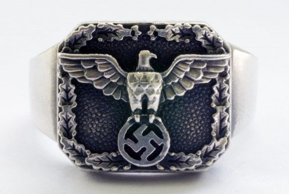 Патриотические перстни немецких солдат. Изготовлены из серебра 800-ой пробы, зачастую с применением чернения.