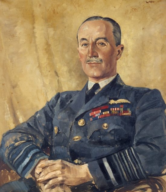 McIntyre Peter. Маршал авиации Cyril Newall.