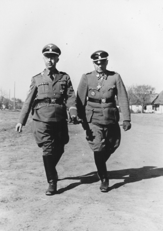Генрих Гиммлер и Феликс Штайнер. Украина. 1941 г.