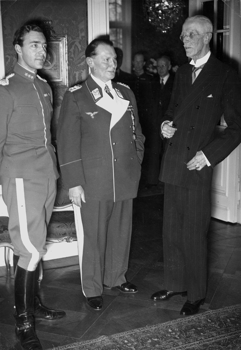 Герман Геринг, король Швеции Густав V и принц Швеции Адольф. 1939 г.