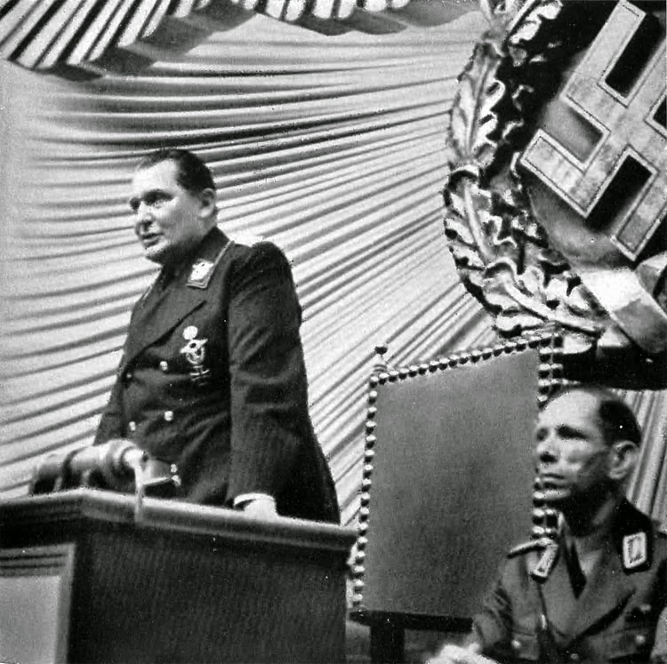 Герман Геринг выступает в Рейхстаге. 1939 г.