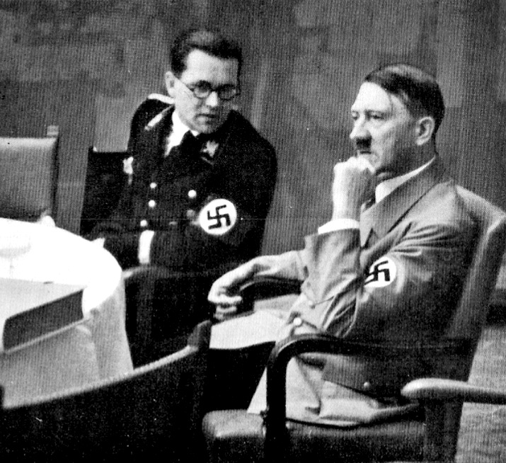 Филипп Боулер и Адольф Гитлер. 1945 г.