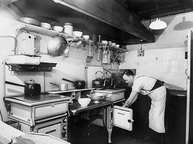 Кухня в военное время.