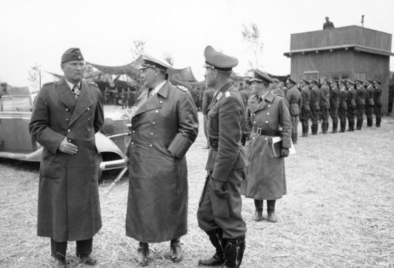 Герман Геринг, Бруно Лёрцер и Адольф Галланд. 1940 г.