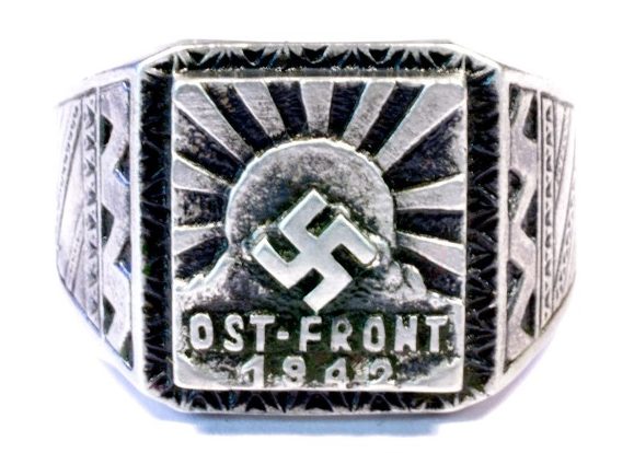 Памятный перстень участника Восточного фронта в 1942 году. Перстень изготовлен из серебра 835-ой пробы с применением чернения. 