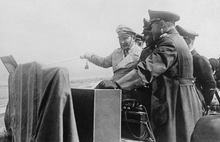 Герман Геринг на полевом командном пункте. 1940 г.