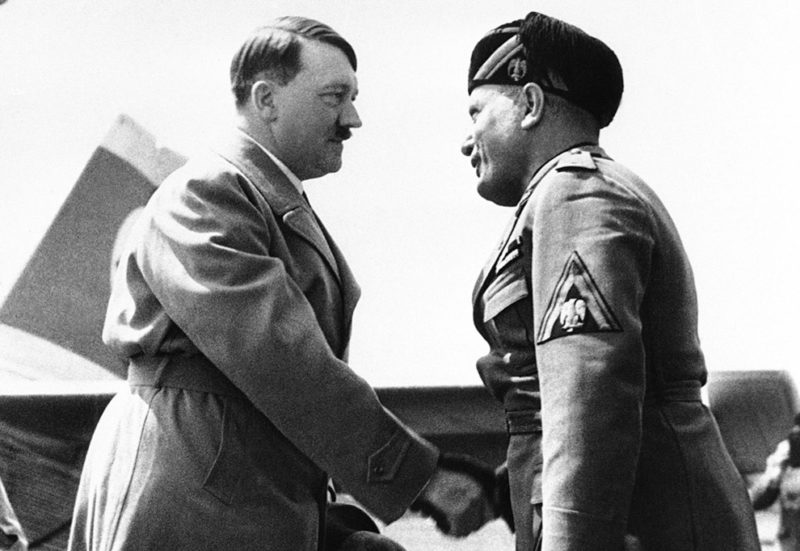 Адольф Гитлер и Бенито Муссолини. Венеция. 1934 г.