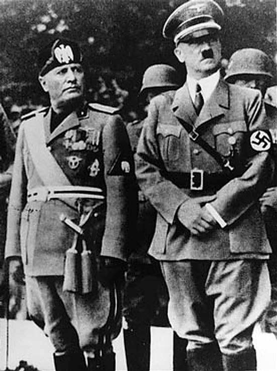 Адольф Гитлер и Бенито Муссолини. 1943 г.