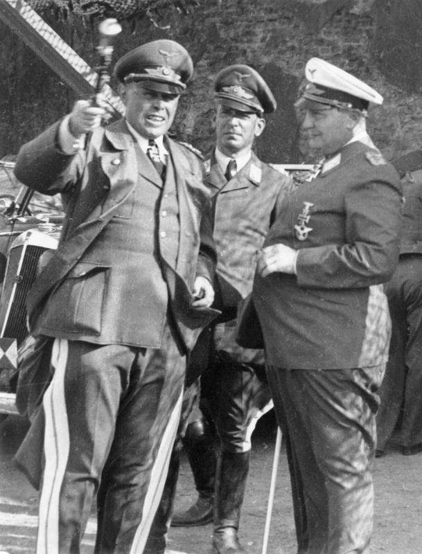 Герман Геринг, Альберт Кессельринг и Вильгельм Шпайдель. 1940 г.