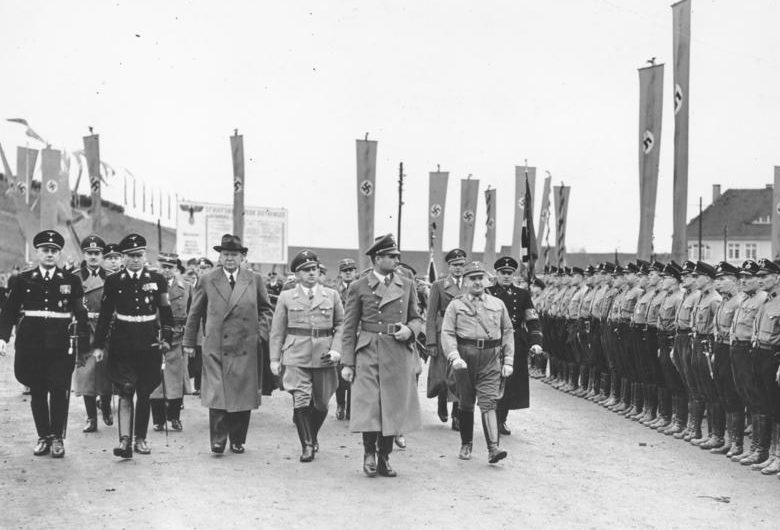Рудольф Гесс на открытии каналов в Магдебурге. 1938 г.