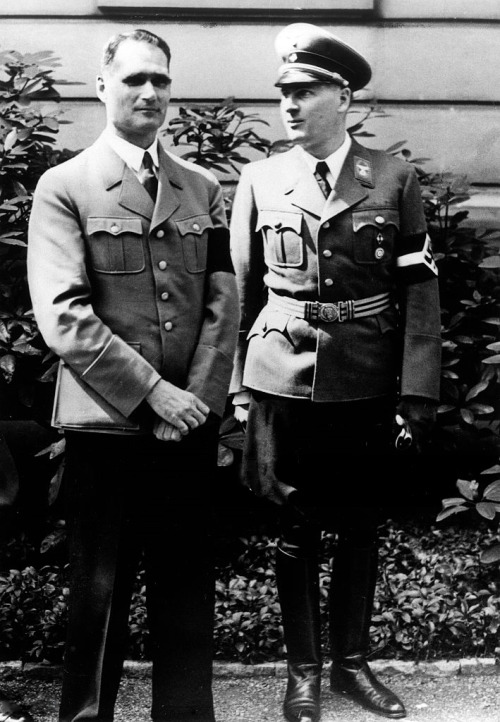 Рудольф Гесс и Бальдур фон Ширах. 1939 г.