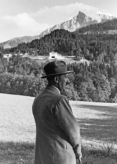 Адольф Гитлер в Баварии. 1936 г. 