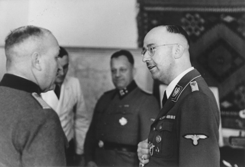 Генрих Гиммлер в своей штаб-квартире «Хегевальд». Гуйва. Украина. 1942 г.