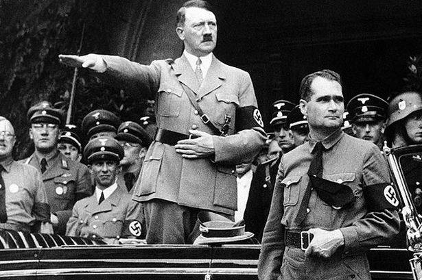 Рудольф Гесс и Адольф Гитлер. 1940 г.