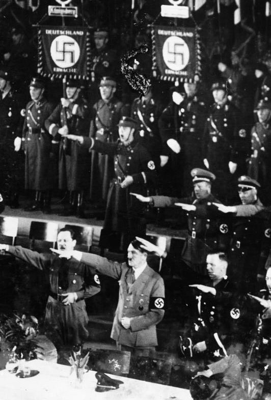Адольф Гитлер в Кенигсберге. 1936 г.