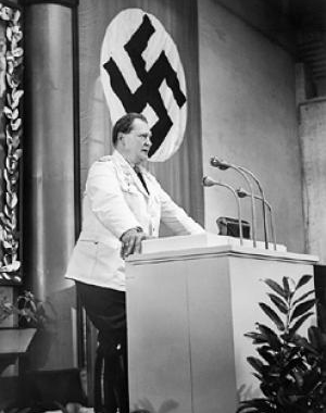 Герман Геринг на трибуне. 1941 г.