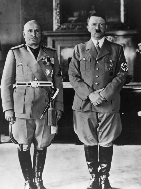 Адольф Гитлер и Бенито Муссолини. 1938 г.