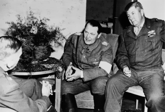 Герман Геринг в плену. 1945 г.