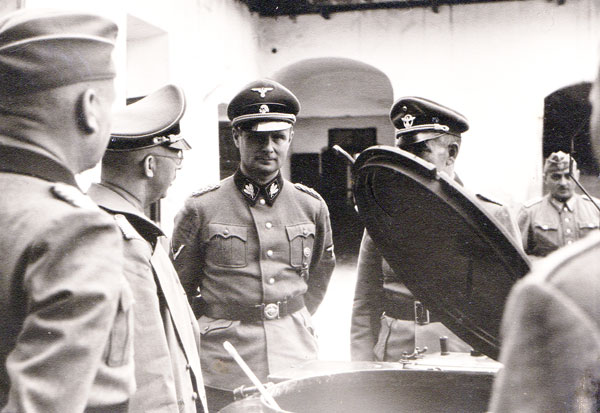 Карл Вольф и Генрих Гиммлер с инспекцией войск в Украине. 1941 г.