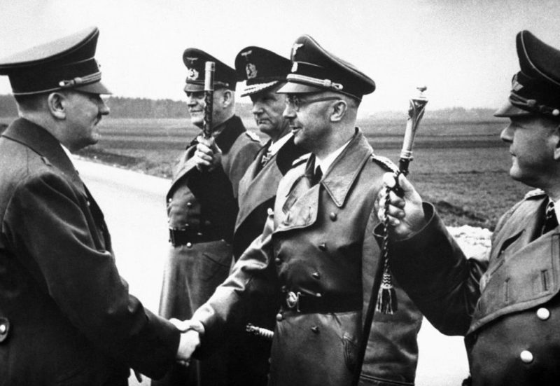 Адольф Гитлер, Генрих Гиммлер, Вильгельм Кейтель, Карл Дениц и Эрхард Мильх. 1944 г.