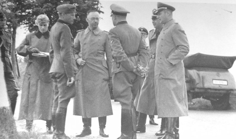 Карл Вольф сопровождает Генриха Гимлера в поездке на Восточный фронт. Гродно. 1941 г.
