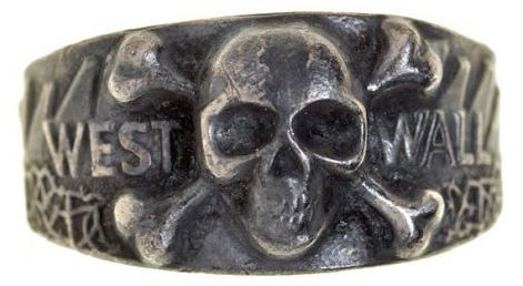 Наградное кольцо с надписью «West Wall» (Западный вал). Выполнено из серебра 835-ой пробы.