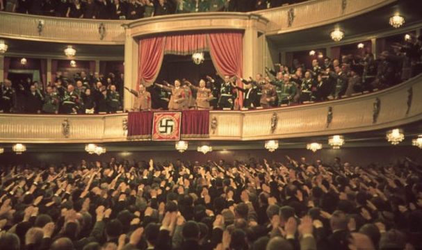 Гитлер в театре Шарлоттенбурга. Май 1939 г.