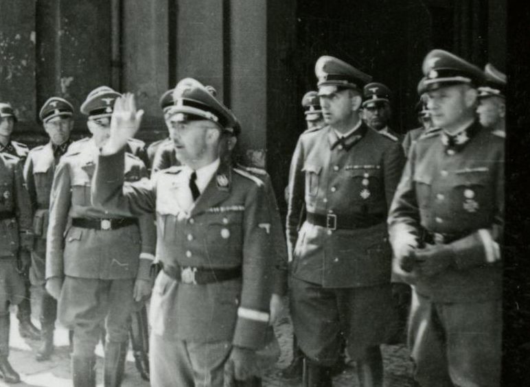 Карл Вольф на похоронах Рейнгарда Гейдриха 1942 г. 