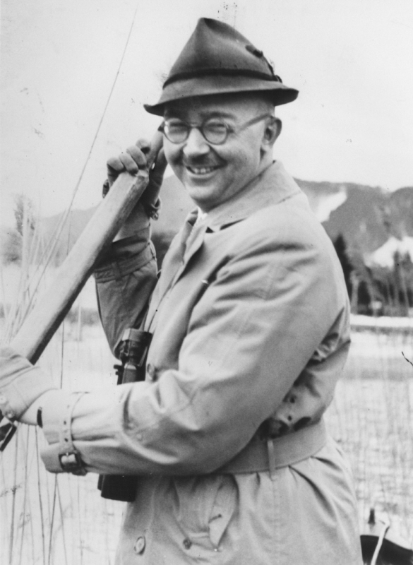 Генрих Гиммлер с веслом в лодке. 1934 г.