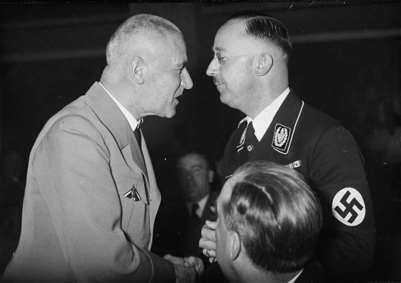 Генрих Гиммлер и Вильгельм Фрик. 1934 г. 