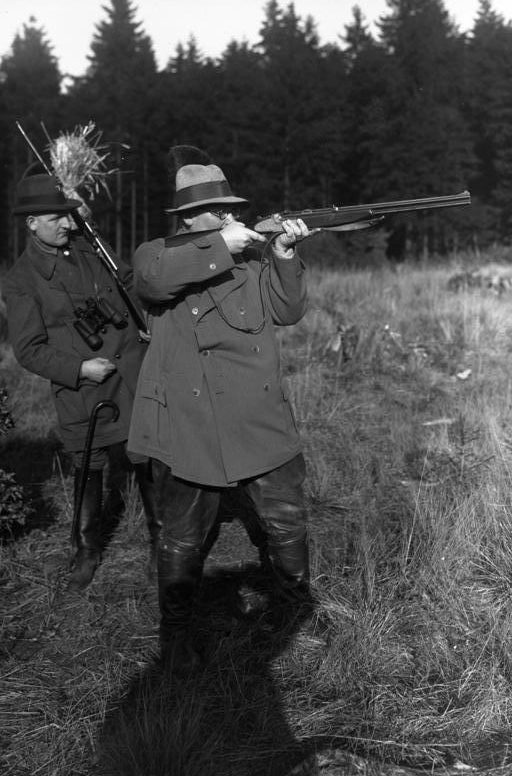 Герман Геринг на охоте. 1934 г.