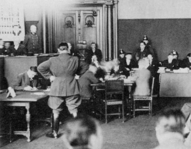 Герман Геринг на суде связанном поджогом Рейхстага. 1934 г.