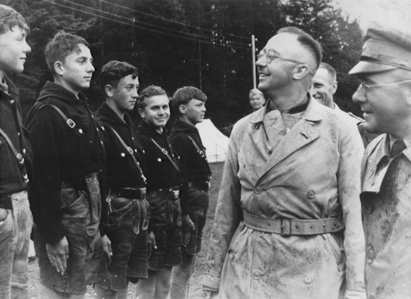 Генрих Гиммлер в молодежном лагере Hochland. 1936 г.