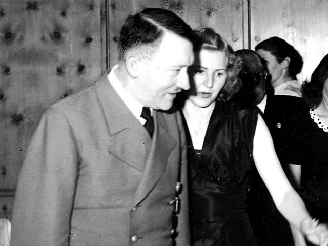 Адольф Гитлер и Ева Браун. 1939 г.