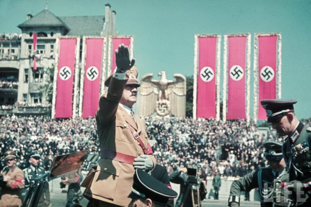Гитлер на митинге в честь вернувшегося из Испании Легиона Кондор. 6 июня 1939 года