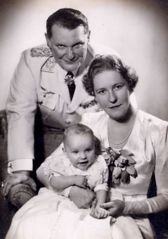 Герман Геринг с семьей. 1938 г.