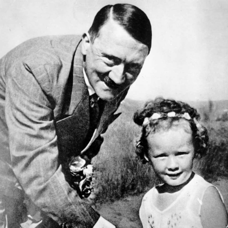 Адольф Гитлер с детьми. 