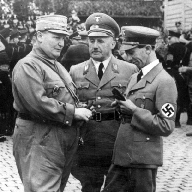 Йозеф Геббельс и Герман Геринг. 1939 г.