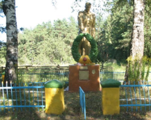 д. Селец Быховского р-на. Братская могила, в которой похоронено 68 советских воинов, погибших в 1944 году.