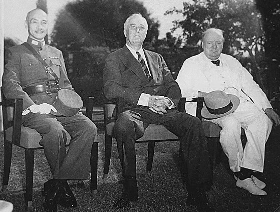 Чан Кайши, Ф.Д. Рузвельт, У. Черчилль. Каир 25 ноября 1943 г.