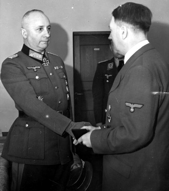Йозеф Гарпе и Адольф Гитлер. 1941г.