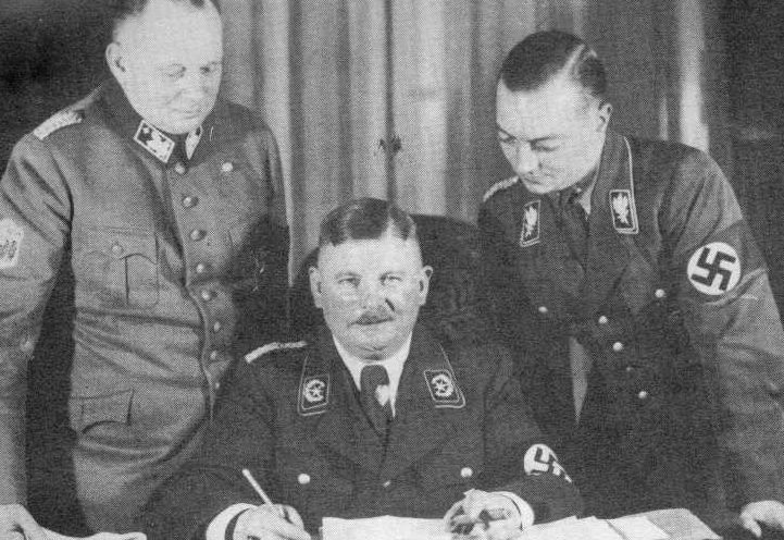 Эрнст Рем, Карл Эрнст и Франц Штефани. 1933 г.