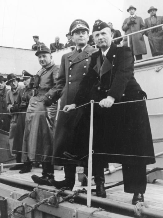 Карл Денниц, Ксавьер Трески и Альберт Шпеер. 1943 г.