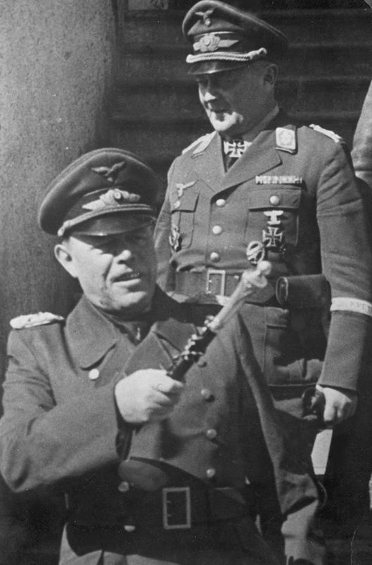Рихард Гейдрих и Альберт Кессельринг. 1940 г.