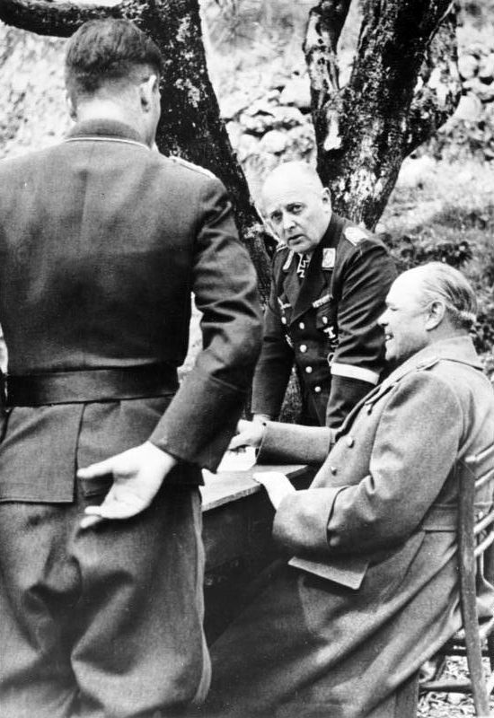 Рихард Гейдрих и Альберт Кессельринг. 1941 г.